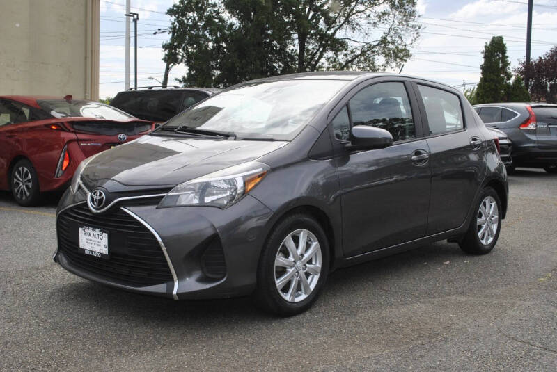 2017 Toyota Yaris 5-Door LE