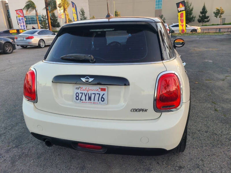 2017 MINI Hardtop 4 Door Cooper