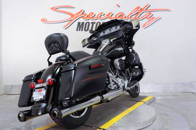 2016 Harley-Davidson Street Glide Special