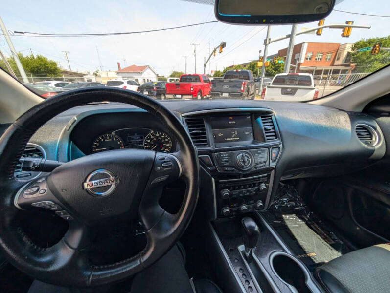 2020 Nissan Pathfinder SV