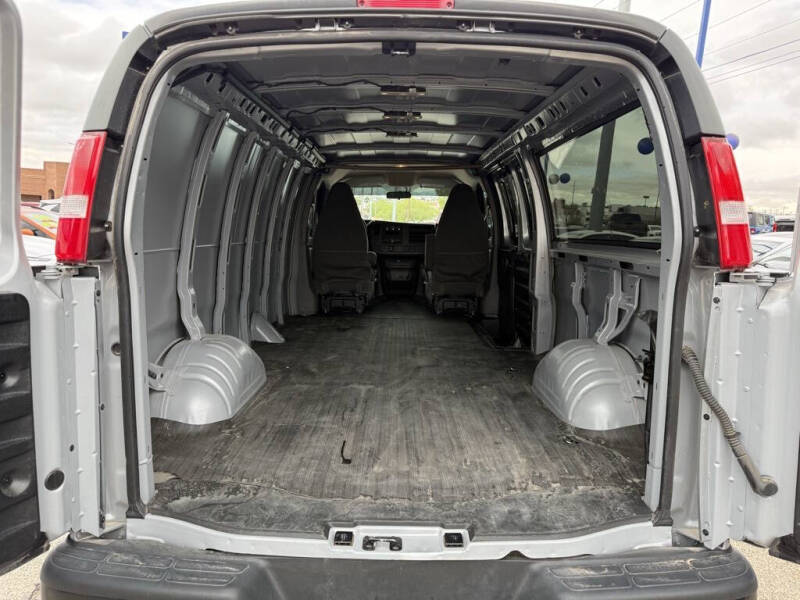 2023 Chevrolet Express 3500