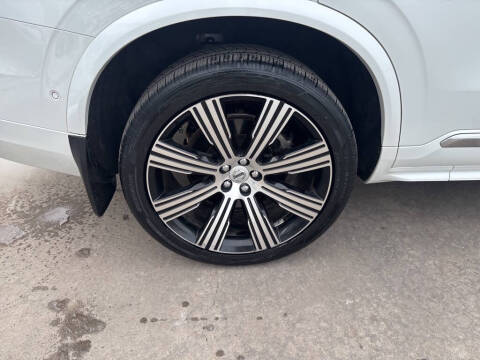 2024 Volvo XC90 Recharge T8 Ultimate Bright Theme 7P