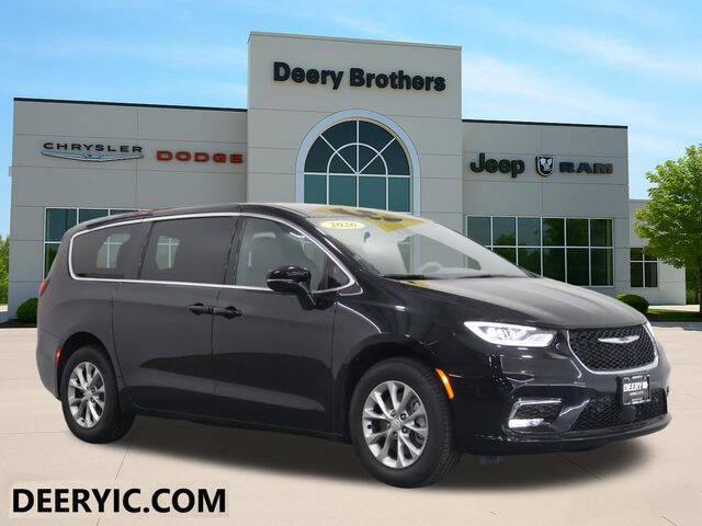 2026 Chrysler Pacifica Select