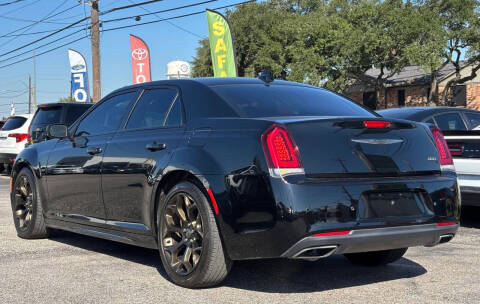 2018 Chrysler 300 S