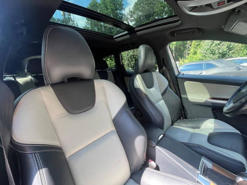 2015 Volvo XC60 T6 Drive-E Platinum