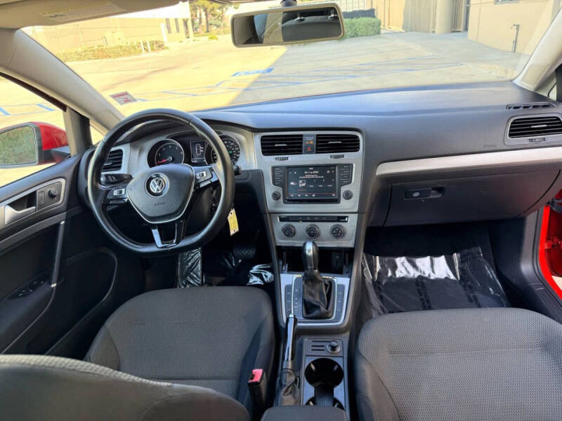 2016 Volkswagen Golf TSI SE