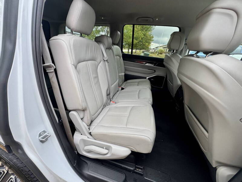 2022 Jeep Wagoneer Series III