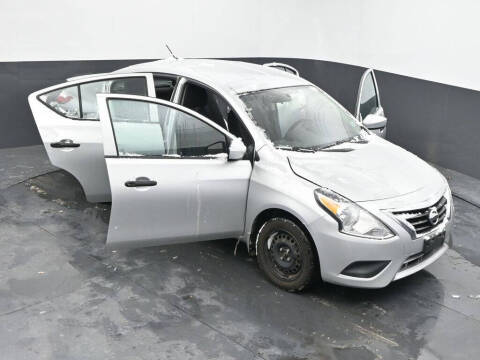 2019 Nissan Versa S Plus