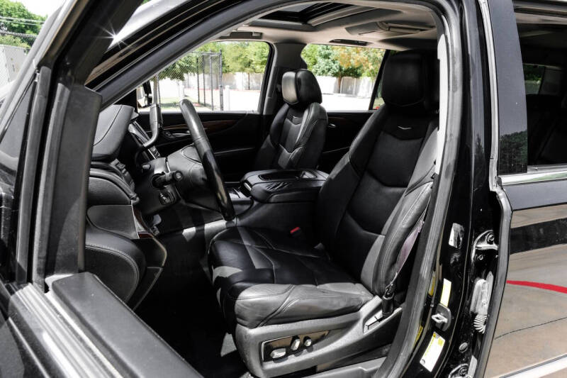 2016 Cadillac Escalade ESV Luxury Collection