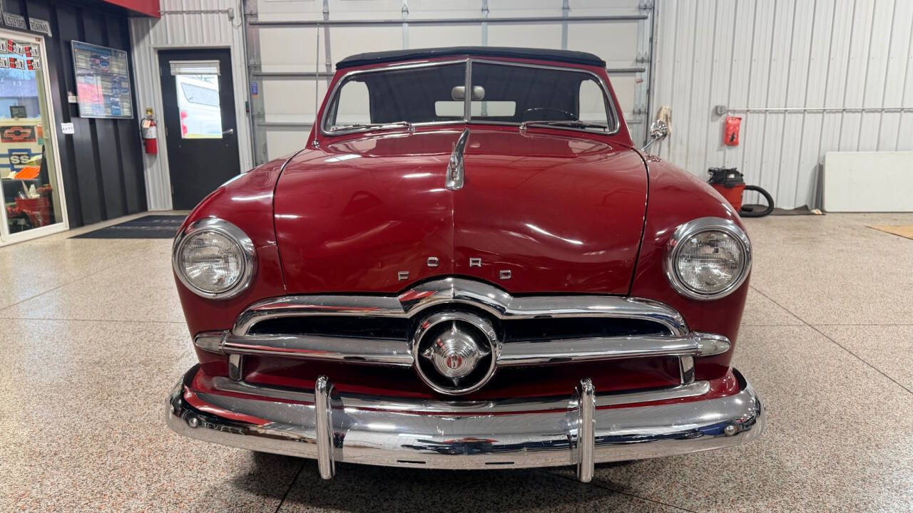 1949 Ford Custom 8