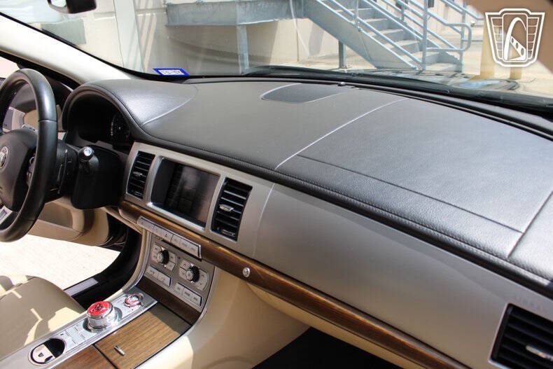 2014 Jaguar XF 3.0