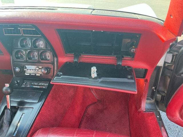 1982 Chevrolet Corvette 29