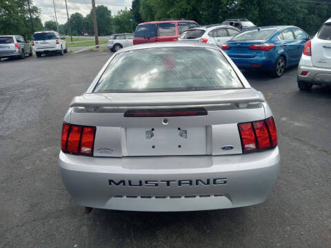 2004 Ford Mustang