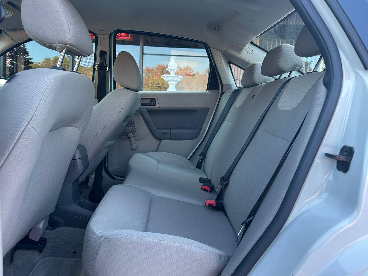 White 2009 Ford Focus S S 4dr Sedan 10