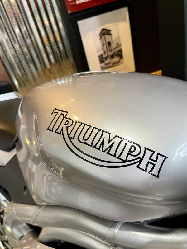 2001 Triumph Daytona 995i