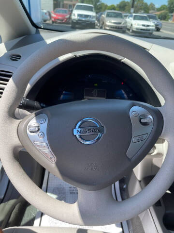 2011 Nissan LEAF SL
