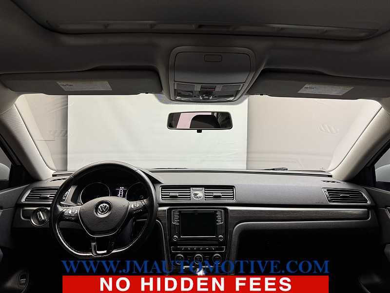 2017 Volkswagen Passat 1.8T SE