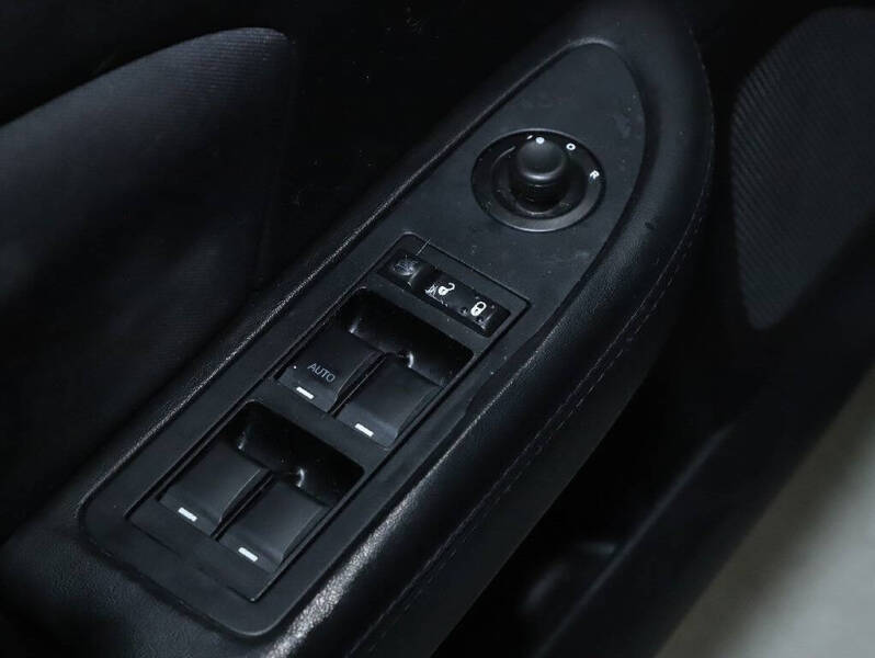 2014 Chrysler 200 LX
