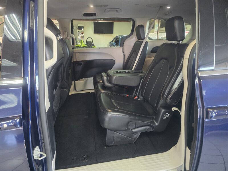 2020 Chrysler Pacifica Touring L