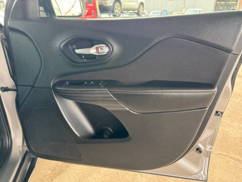 2015 Jeep Cherokee Sport