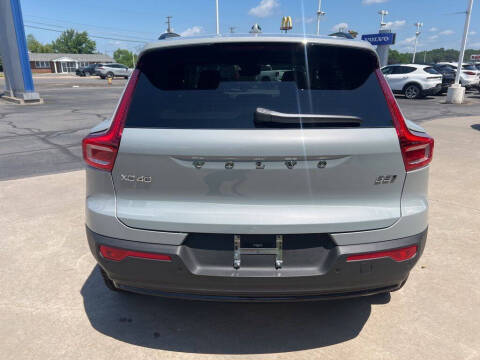 2026 Volvo XC40 B5 Ultra