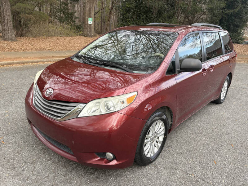 2014 Toyota Sienna XLE 7-Passenger Auto Access Seat