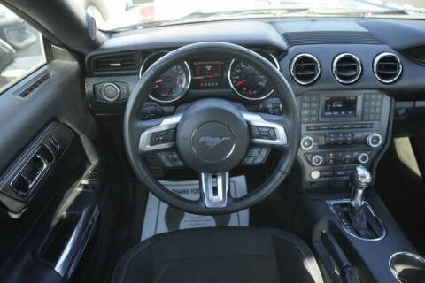 2016 Ford Mustang V6