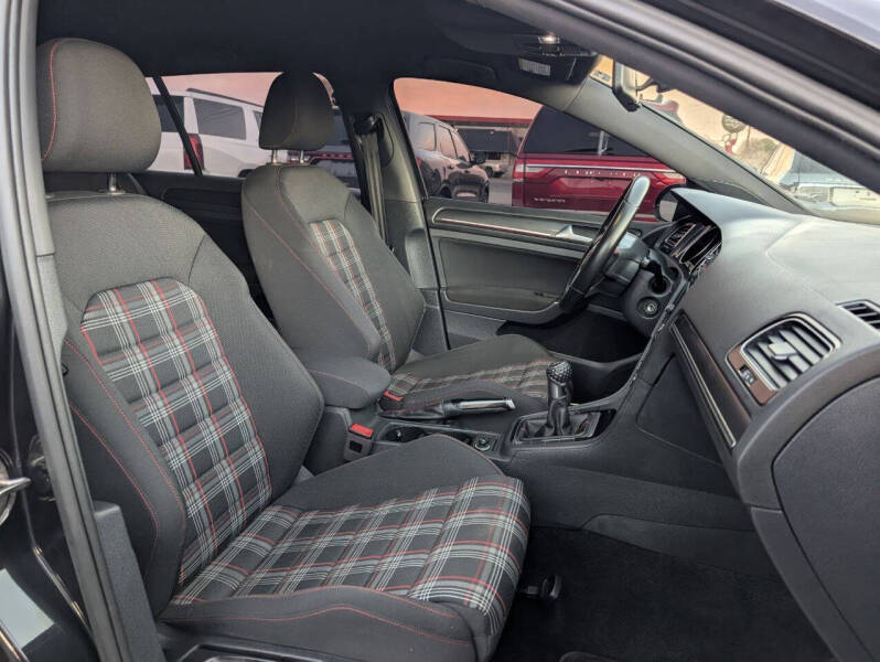 2018 Volkswagen Golf GTI S