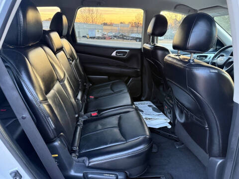 2020 Nissan Pathfinder SL