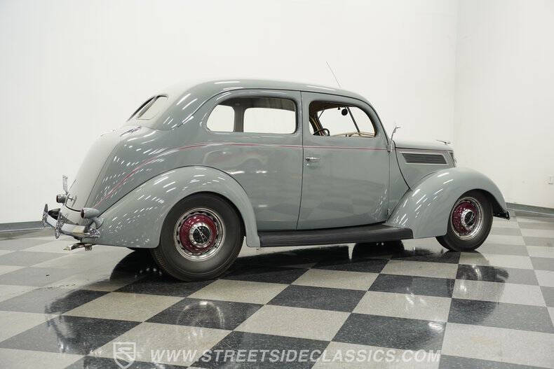1937 Ford Tudor