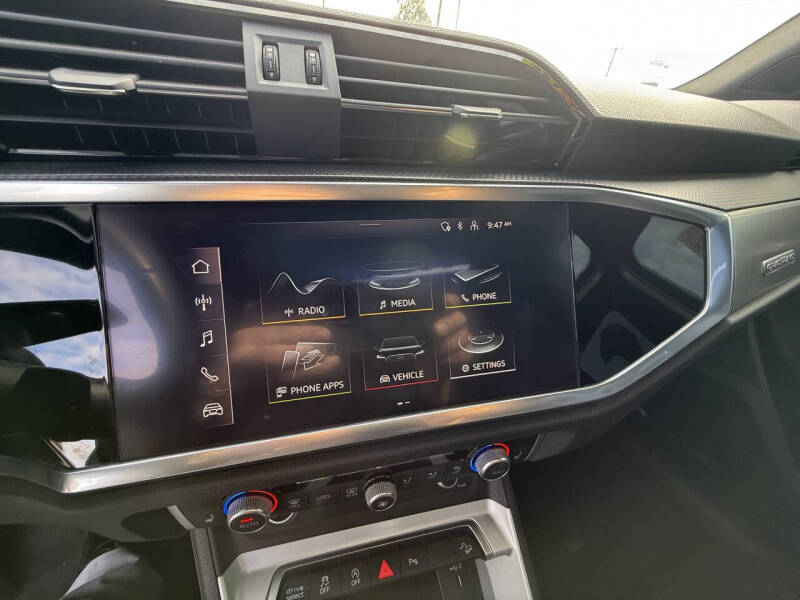 2022 Audi Q3 quattro S line Premium 45 TFSI