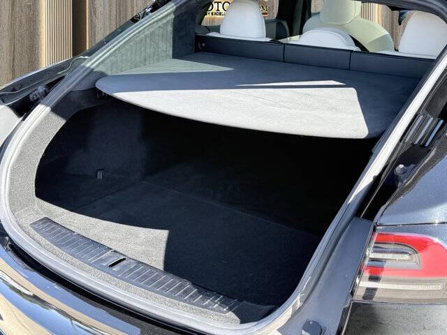 2023 Tesla Model S Plaid