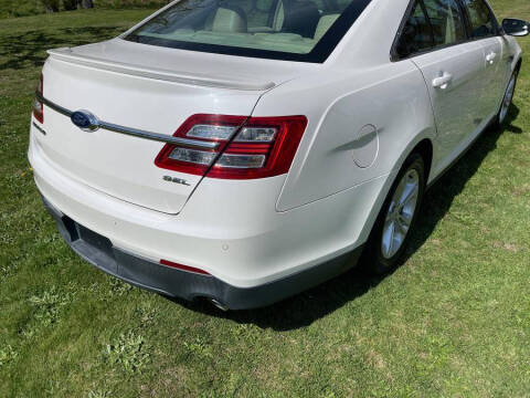 2014 Ford Taurus SEL