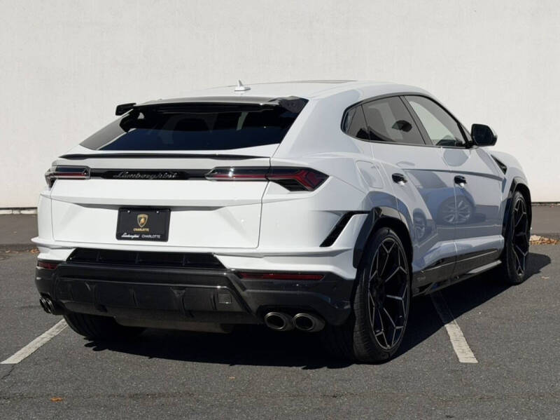 2023 Lamborghini Urus Performante