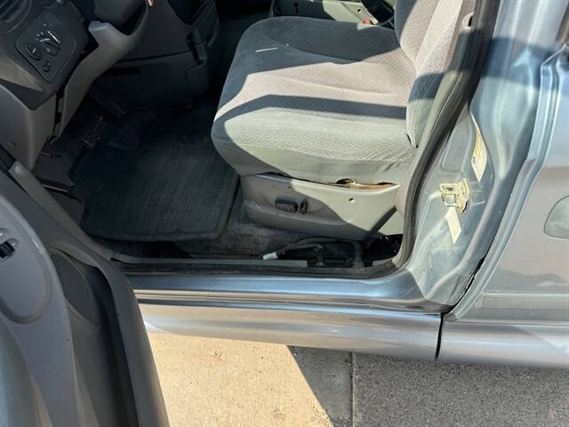 2005 Dodge Grand Caravan SE