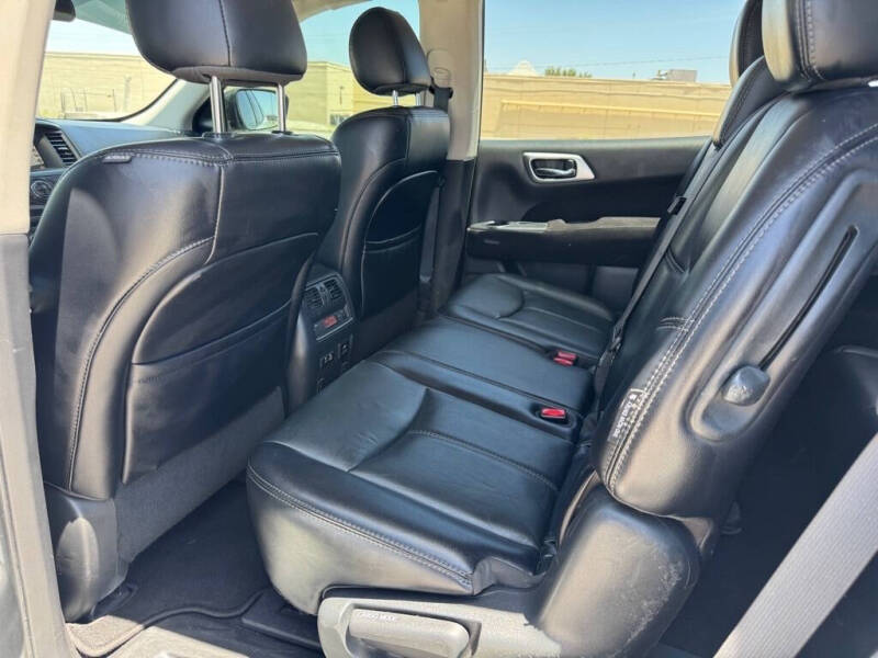 2020 Nissan Pathfinder SL