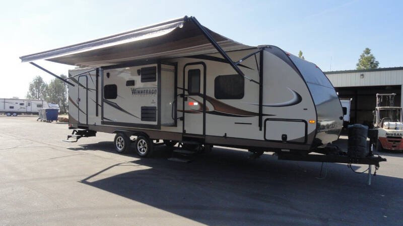 2014 Winnebago Ultralite 28DDBH for sale at AMS Wholesale Inc. in Placerville CA