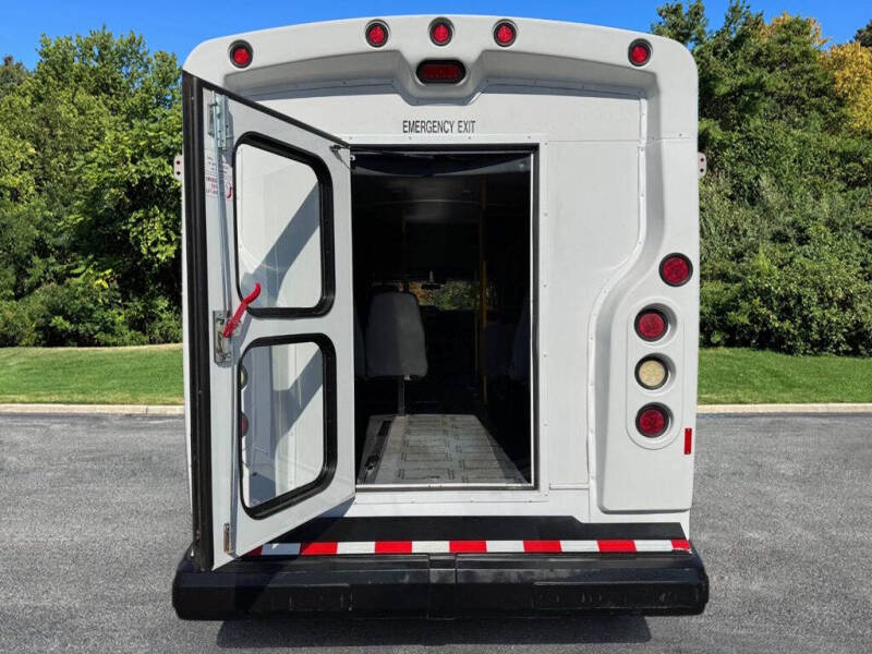 2013 Ford E-Series E-350 SD