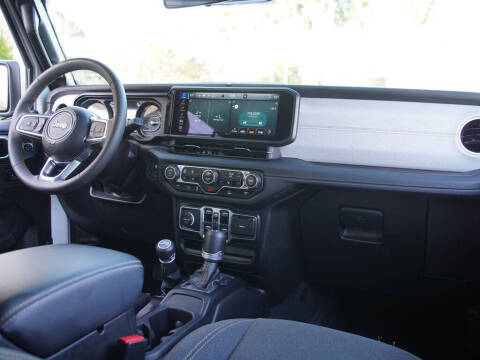 2024 Jeep Wrangler Sahara 4xe