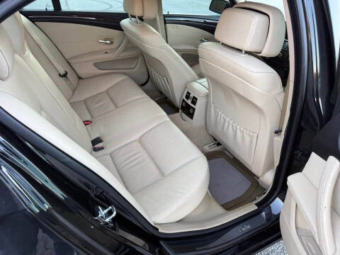 2009 BMW 5 Series 528i