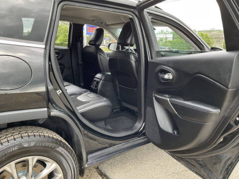 2019 Jeep Cherokee Latitude Plus