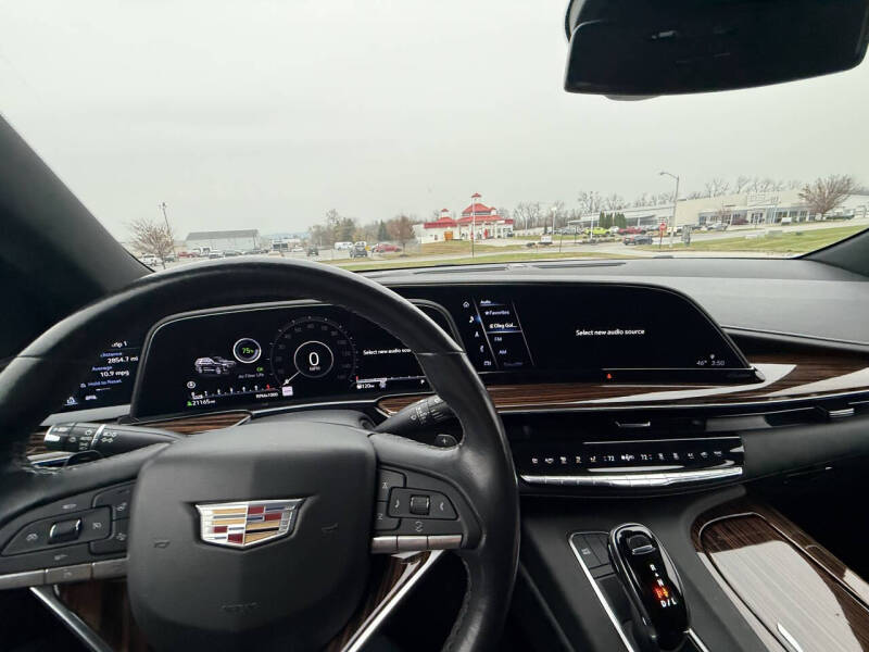 2022 Cadillac Escalade Luxury