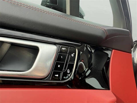 2018 Porsche Panamera 4