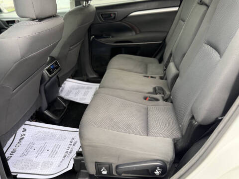 2016 Toyota Highlander LE