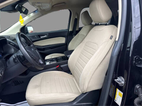 2020 Ford Edge SE