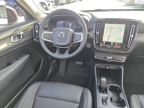 2026 Volvo XC40 B5 Core