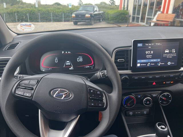 2025 Hyundai Venue SE