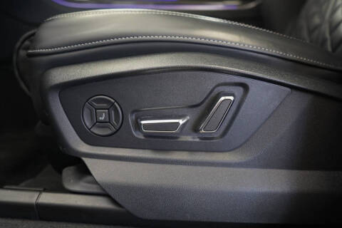 2023 Audi SQ8 4.0T quattro Premium Plus