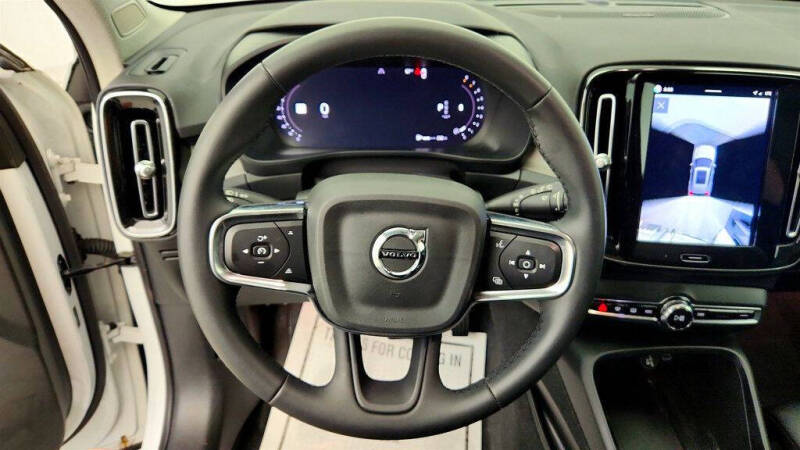2024 Volvo XC40 B5 Plus Bright Theme
