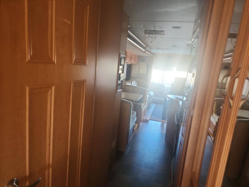 2006 Thor Motor Coach Hurricane